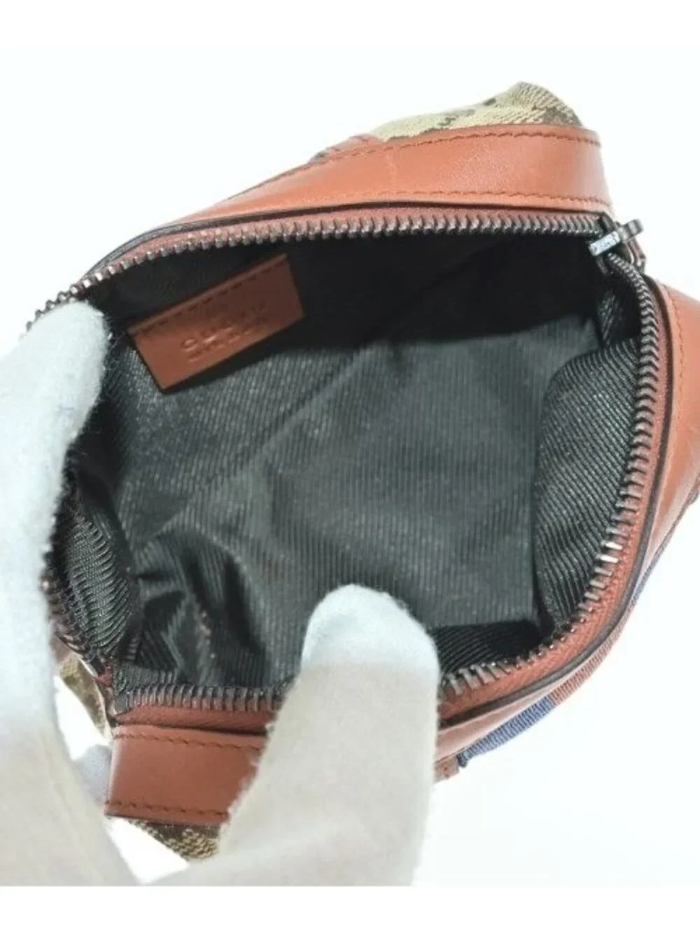 Gucci Pouch Beige